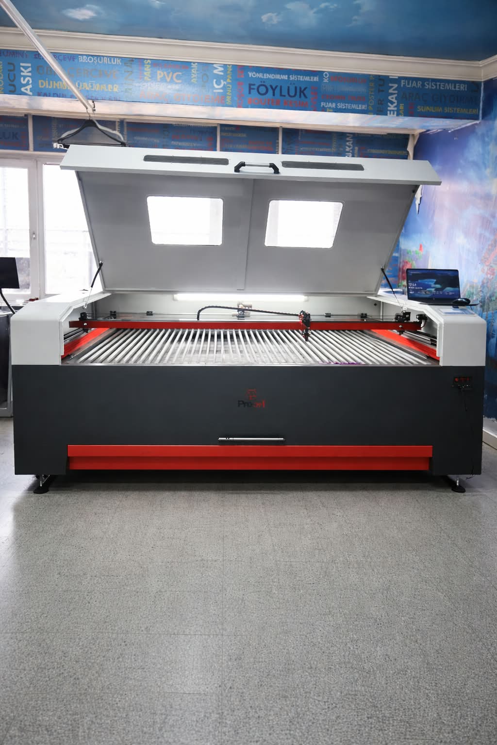 1350×2000 Çift Kafa Lazer Kesim Makinesi