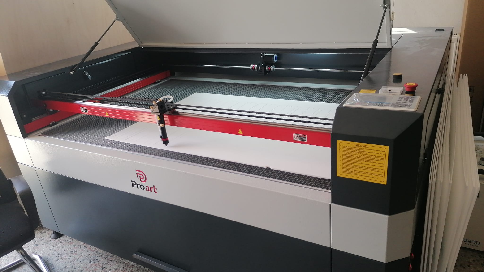 1350×2000 Lazer Kesim Makinesi